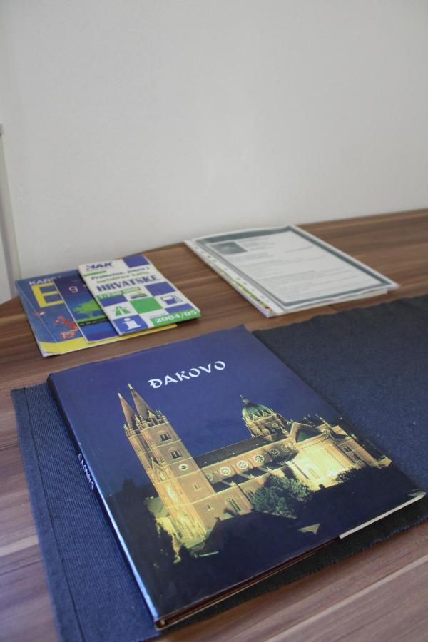 Studio Apartman Hinko Dakovo Luaran gambar